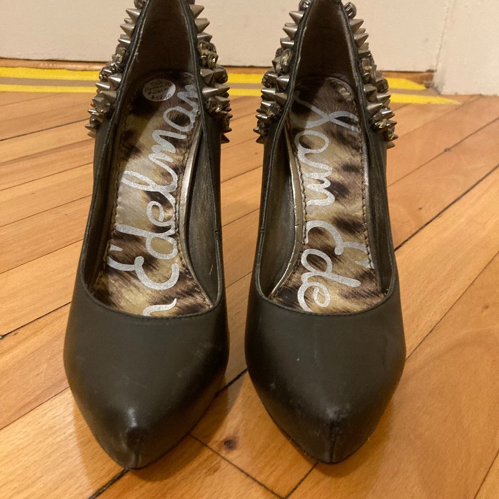 Sam Edelman Black Spiky Heals 5.5